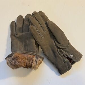 Elegant Fur-Lined Suede Gloves